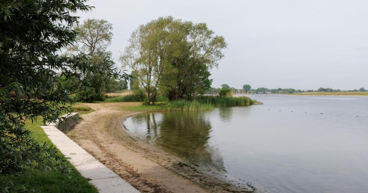 Cool Huisje Aan De Maas Villa Op-Op-Andel Exteriör bild